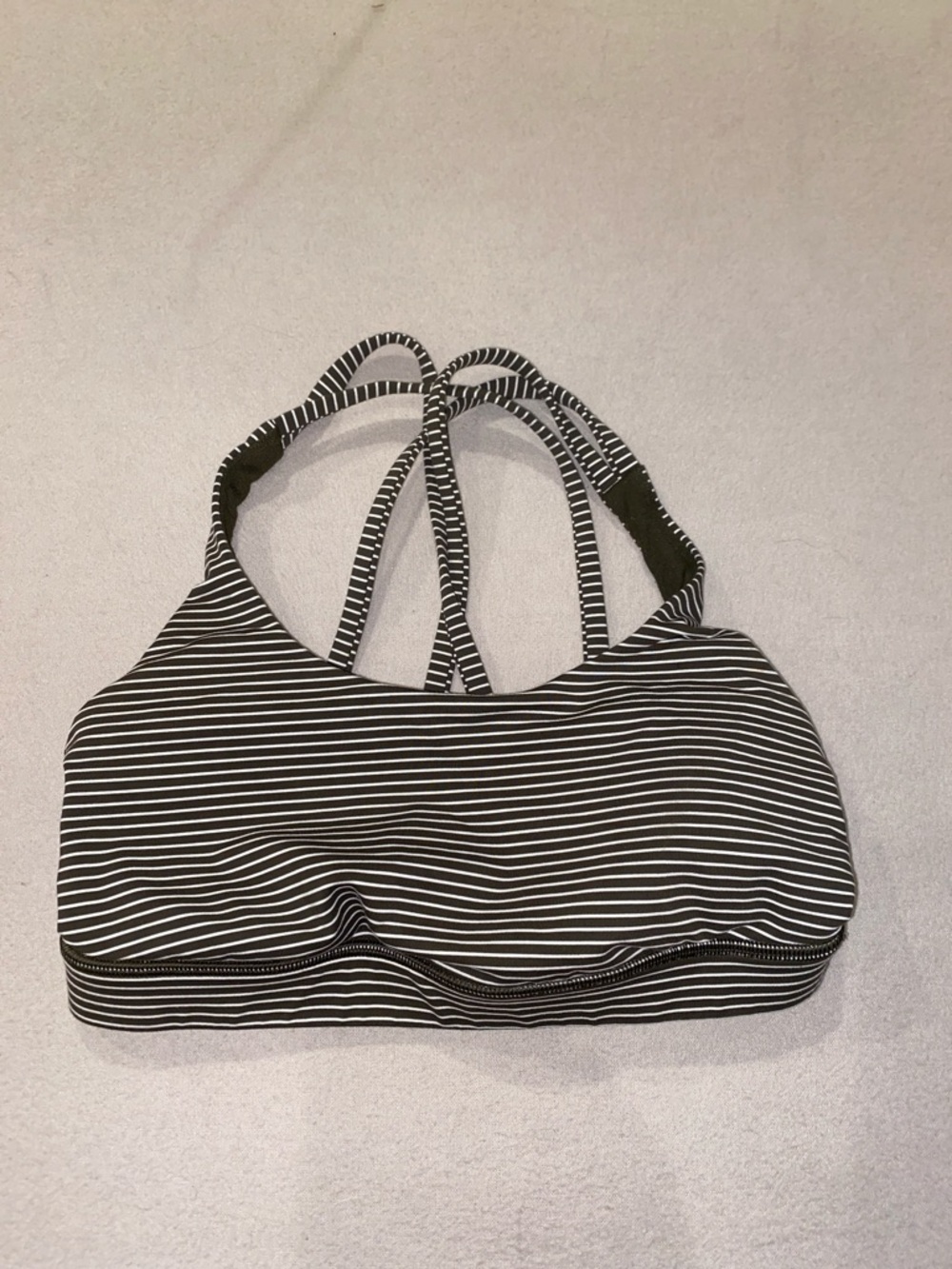 Lululemon padded sport Striped Black & White Sports Bra size 4